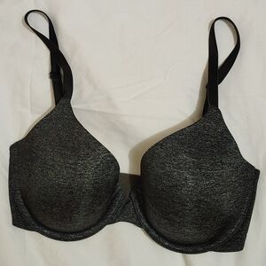Victoria's Secret Black Bra with Adjustable Straps and Full Coverage